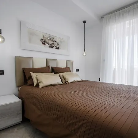 Gorgeous 170 Sq.m. Penthouse With Sea View Terraces Appartement